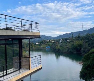 El Penol Apartment | Fantástica cabaña con vista a la represa