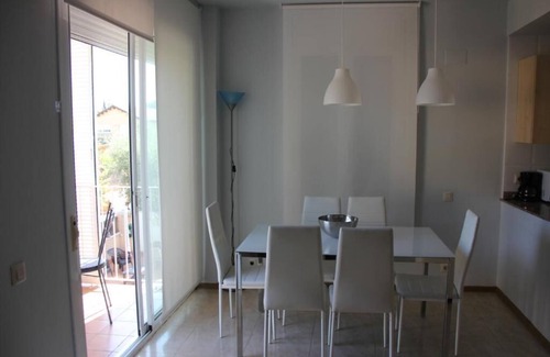 Castelldefels Apartment | FANTÁSTICO APTO. EN CASTELLDEFELES (Barcelona) CON PISCINA, 5 pers.