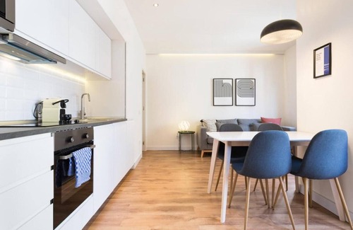 L'Hospitalet de Llobregat Apartment | FANTASTICOS APTOS. BARCELONA/Hospitalet de LLobregat, 6/8 pers/apto.