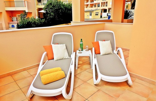 Luz Apartment | Fantastic 1 bed Apt with heated pool/sauna/hot-tub/gym