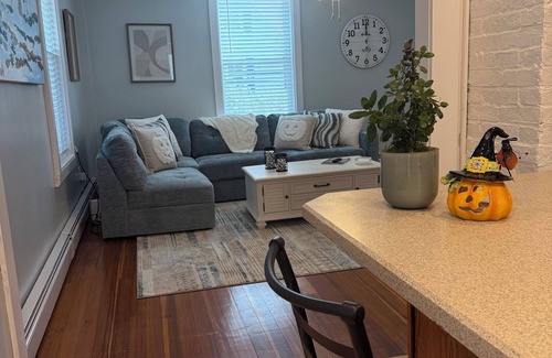Beverly Apartment | Fantastic 2-bedroom apartment in Beverly by the beach - near historic Salem