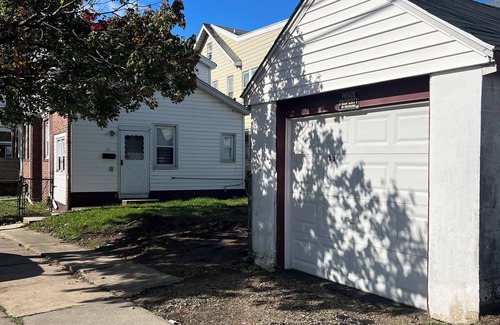 Irvington House | Fantastic 2-bedroom house with AC in charming Irvington