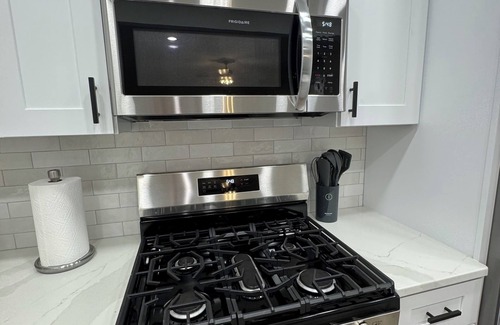 Downtown Apartment | Fantastic 3-bedroom townhome with close to downtown Pensacola