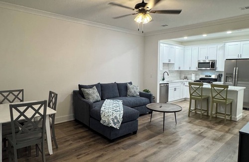 Downtown Apartment | Fantastic 3-bedroom townhome with close to downtown Pensacola