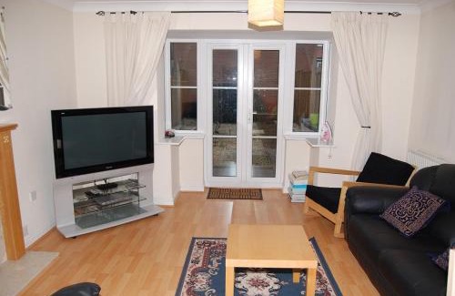 West Bromwich House | Fantastic 4 bed house with 3 bathrooms in pleasant location