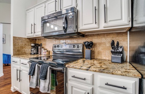 Frisco House | Fantastic 4 King Bed : Pool Table : Perfect Location