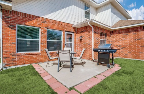 Frisco House | Fantastic 4 King Bed : Pool Table : Perfect Location