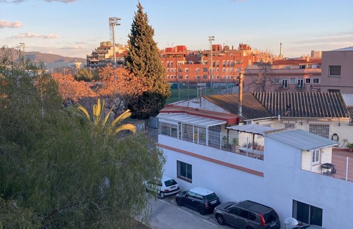 Barcelona Condo | Fantastic apartment 15 minutes from Barcelona!