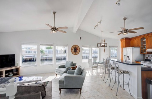Hutchinson Island South Cottage | Fantastic Canal front cottage with ocean access