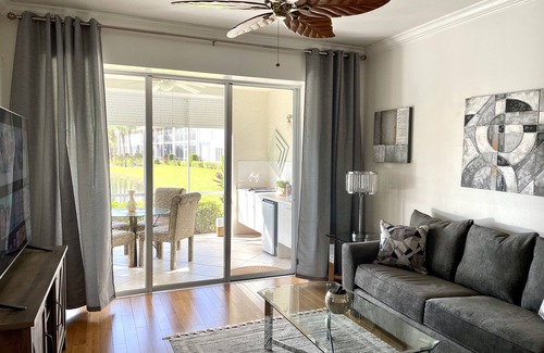 Naples Condo | FANTASTIC 𝑪𝑳𝑬𝑨𝑵 1sᴛ Fʟᴏᴏʀ Bʀɪɢʜᴛ & Sᴘᴀᴄɪᴏᴜs Cᴏɴᴅᴏ