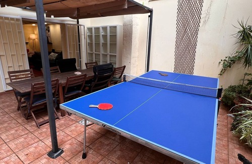 El Poble-sec Apartment | Fantastic Duplex 4BR |Family-Friendly|Terrace Pool Table & Ping Pong 10m Ramblas