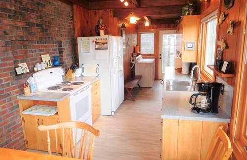 Gearhart House | Fantastic Family Home – Ocean View Deck, Ping Pong, Games, Sand Box, Near Golf/R