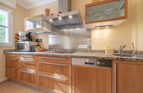 Llucmajor Apartment | Fantastic Holiday Apartment with Pool, Wi-Fi, Terrace and Garden