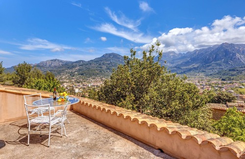Soller House | Fantastic Holiday Home with Wi-Fi, Air Conditioning and Rooftop Terrace with Panoramic View