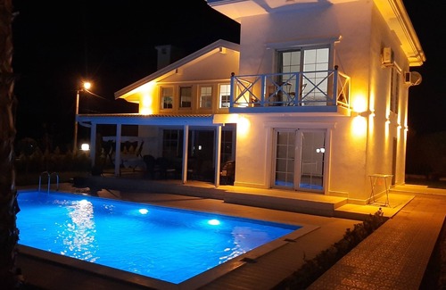 Narlidere Villa | Fantastic holiday house. Toscana feeling by foça