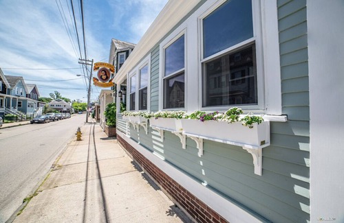 Fifth Ward House | Fantastic home with yard on Thames