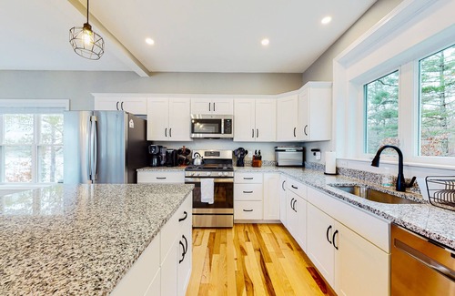 West Wareham House | Fantastic lakefront home with firepit, game room, fireplace & W/D - dog-friendly