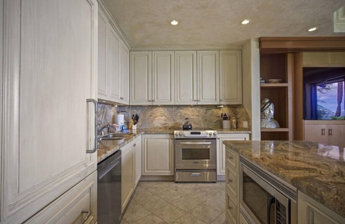 Wailea Condo | Fantastic Location - Beautiful Beach Front Condo -Makena Surf # B-207