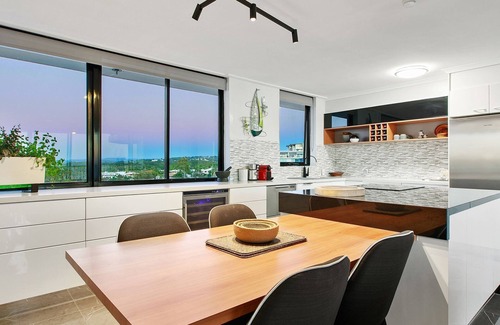 Mooloolaba Apartment | Fantastic location for this beachside Luxurious 2 Bedroom Apartment. Sit on the balcony and enjoy