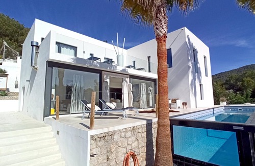 Santa Eulalia del Rio Villa | Fantastic Luxury Mansion Close to the Beach with Pool, Jacuzzi