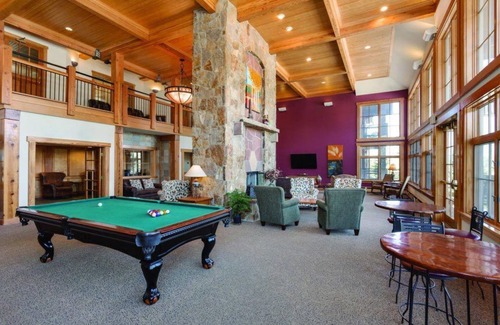 Four O'Clock Resort | Fantastic New Years Week Ski-In and Ski-Out Grand Timber Lodge Breckenridge, CO
