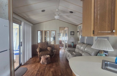 Sebring House | Fantastic Park Model with AC in charming Sebring