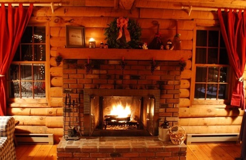 Wardsboro Cabin | Fantastic Pet-Friendly Log Cabin Close to Skiing