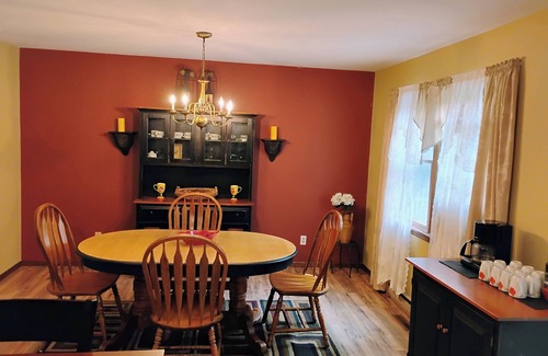 Saratoga Springs House | Fantastic Place to Relax , Race track, Saratoga, Lk George, Pool, SPAC.