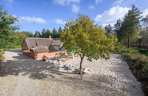 Øhuse House | Fantastic pool house on the North Sea coast in a nature reserve for 3-4 families