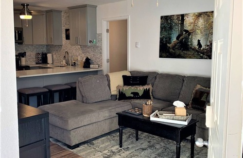 Show Low Condo | Fantastic renovated condo, ground floor close to Show Low Hospital, W/D in unit!