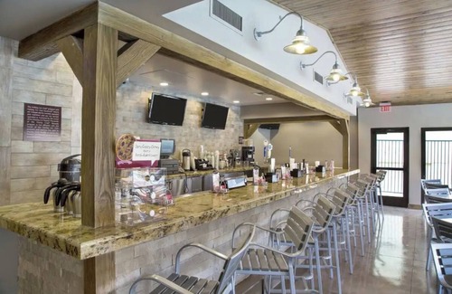 Las Vegas Apartment | Fantastic Resort in Las Vegas 1BD + 1BA/Pool + Kitchen
