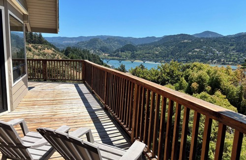 Gold Beach House | Fantastic River & Ocean Views! Family Friendly Home, Sleeps 8