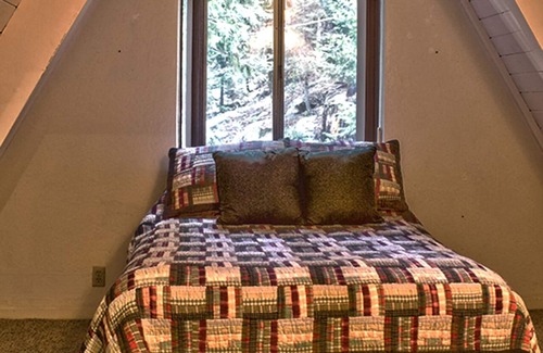 Strawberry House | Fantastic Strawberry / Twin Bridges Home w/ Great Amenities and across the River
