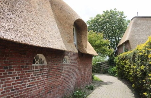 Broderswarft Cottage | Fantastic thatched cottage on the North Sea coast with a separate sauna house
