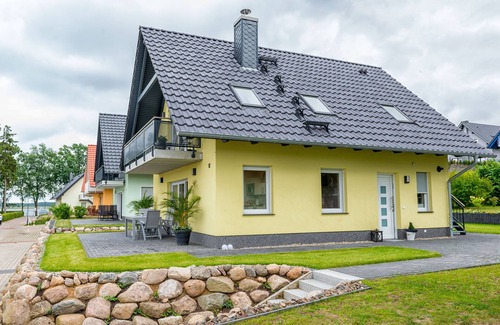 Muritz Condo | Fantastic vacation apartment with Müritz view and fireplace