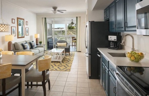 Key West Resort | Fantasy Fest FUN in Key West! 2-bdrms, 2 baths, Kitchen, Laundry, pool, balcony