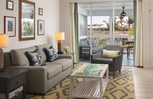 Key West Resort | Fantasy Fest FUN in Key West! 2-bdrms, 2 baths, Kitchen, Laundry, pool, balcony
