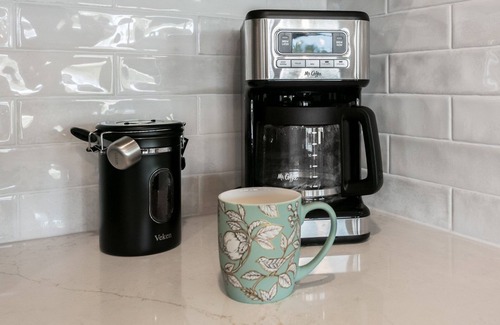 Fredericksburg House | Far View Hideout | 2/2, King Beds, Wifi, Fire-pit, Hot Tub