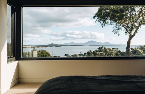 Lady Barron House | FARAWAY on Flinders Island