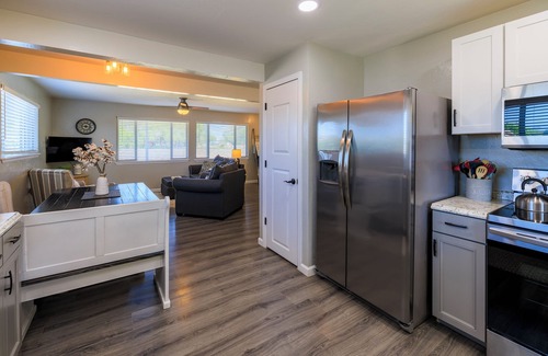 Grand Junction House | Farm house on 4 acres in the City