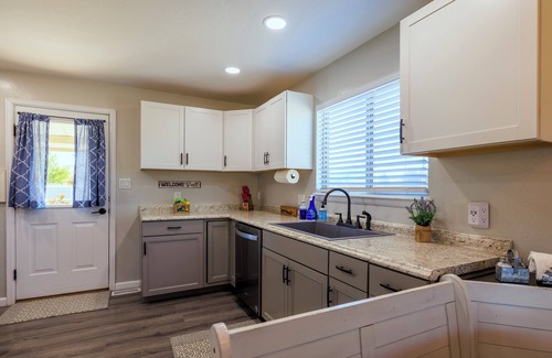 Grand Junction House | Farm house on 4 acres in the City