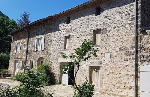Saint-Georges-de-Luzencon House | Farm "Les Lacs " sleeps 15 near Millau Aveyron