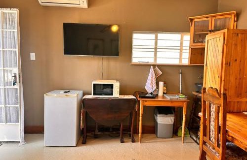 Bloemfontein Apartment | Farm stay at Fennel Cottage on Haldon Estate