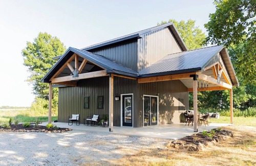 Jasper County Cabin | Farm Stay in Jasper MO