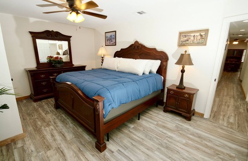 Manchaca Other | Farm Stay in the Country 20 Minutes from Downtown/Buda/Manchaca
