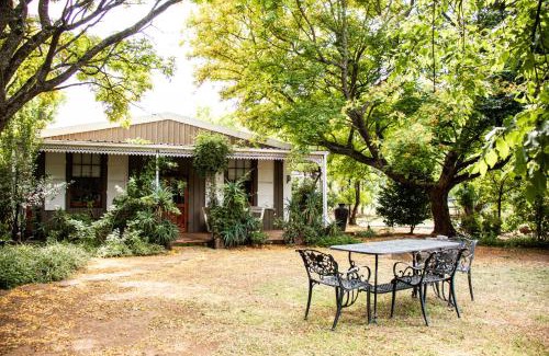 Okhahlamba Apartment | Farm Stays at Acorn Cottages