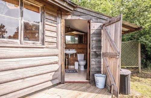 Saxmundham Apartment | Farm View Cabin, Kelsale