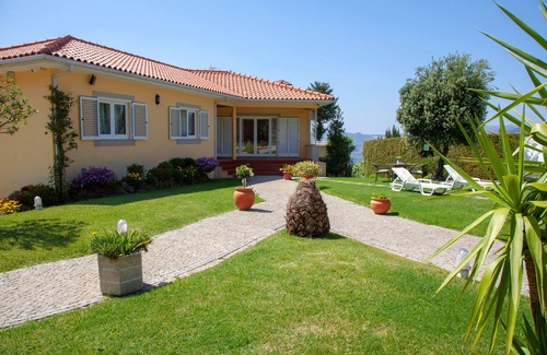 Cinfaes House | Farm Villa Verde located in the village of Cinfães