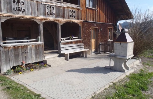 Lauperswil House | Farmer's Pycher