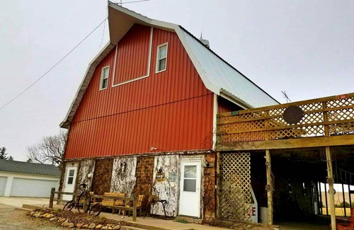 Montezuma House | Farmhouse ∙ 2 bedrooms ∙ 11 guests